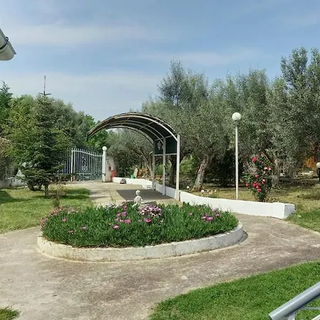 Isidoros House *