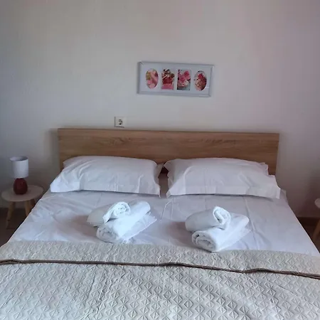 Isidoros House בית נופש