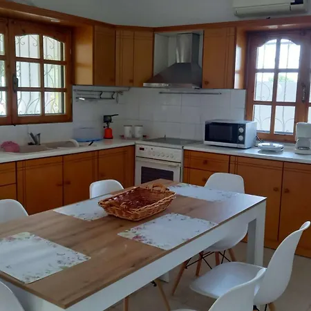 Isidoros House Ferienhaus *