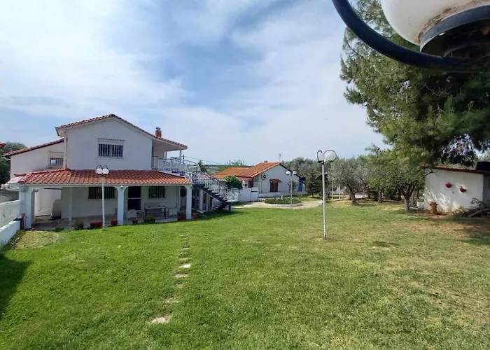 Isidoros House *