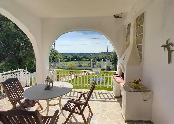 Isidoros House Semesterbostad Nea Silata